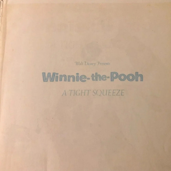 Vintage 1976 Walt Disneys Winnie The Pooh A Tight Squeeze  Golden Book - Picture 6 of 14